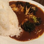 カフェ・エッシャー - ホタテとブロッコリーのカリー(￥780)。
食べ堪えがあるご飯の量に注目。