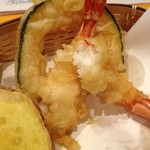 うつ輪 - 天ぷらにはブリッと太めのエビが二尾！