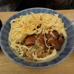 かね正 - 錦糸卵の下から鰻とタレご飯が