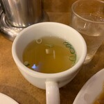 南海飯店 - かたい焼ソバのスープ