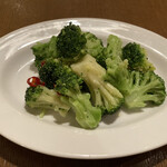 イタリア料理 クッチーナ - ブロッコリーのガーリック風味