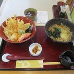 家族亭 - 室戸産金目鯛と四国野菜の天丼セット