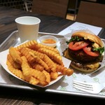 Shake Shack - シャックスタック＆クルリンカットフライ