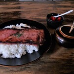 ヴィラ・アフガン - ショルダーベーコンカレー