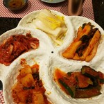 韓国料理とよもぎ蒸しの店 スック - キムチ