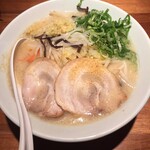 Hakata Ippuudou - 味噌白丸（麺大盛）