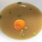 新ちゃん - 五目そば　生卵は最後まで温存