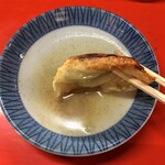 新ちゃん - ぎょうざ　酢胡椒で