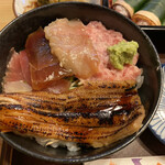 笹巻けぬきすし総本店 - 三色丼。