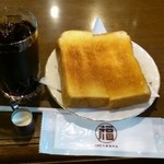アイスコーヒーとトーストです。美味しかった。