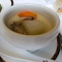 銀座アスター 新宿賓館  - 干し海老と野菜の蒸しスープ