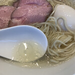 宍道湖しじみ中華蕎麦 琥珀 東京本店 - 琥珀色