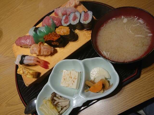 末広寿司 - 鏡石（寿司）の写真