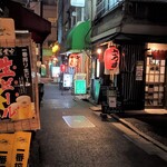 Tsurukame - 味のある店前の小道