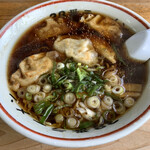 ラーメン３８番 - 正油ギョーザラーメン　880円
