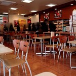ミスタードーナツ - １０時半頃の店内