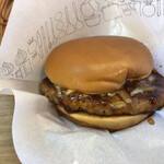 MOS BURGER - とびきりチーズ~北海道産ゴーダチーズ使用～ 389円