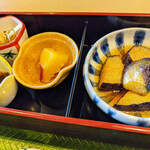 Obanzai Yakitori Ukon No Hana - 茄子の煮浸し、小鉢３品
