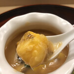 赤坂 菊乃井 - 昼懐石１３３１０円。海老金つば。濃厚和風ビスクには、伊勢海老を粗く叩いた真薯を揚げた金つばといただきます。海老好きにはたまらない一品です（╹◡╹）（╹◡╹）