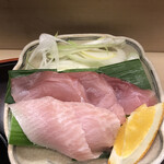 赤坂 菊乃井 - 昼懐石１３３１０円。鰤しゃぶ。背側、腹側、九条ネギ。腹側にも脂たっぷりで、どちらかといえば、こちらの方が好みです。
