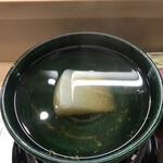 赤坂 菊乃井 - 昼懐石１３３１０円。鰤しゃぶ。澄んだ淡いお出汁には、柔らかく煮た聖護院大根。生でも美味しい鰤が、さらに、魔法のように美味しくなる、私史上最高の鰤料理です（╹◡╹）（╹◡╹）