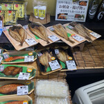 とっと めしや - 2021年1月。定食のお魚売ってます。