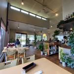 キッチン nascita - 店舗内部、、いちばん奥より入口側を見る。