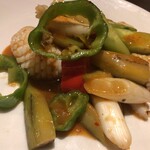 144525848 - 紋甲烏賊と季節野菜の豆板醤炒め