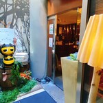 BEE HOUSE - 