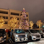 きのとや - 【2020年12月】店外：駐車場には巨大な電飾ツリーが有ります。
