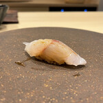 鮨 うがつ - えぼ鯛の昆布締め