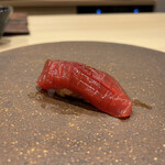 鮨 うがつ - 赤身のヅケ