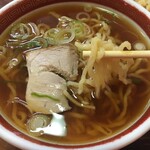 Yanaginoshita Suehiroken - おーーーコイメ 正解！！！
                        
                        麺が手打ちでピロピロでコシもしっかり。
                        
                        随分と久しぶりだけど、美味いな。
                        
                        大和とは味が違う気がする。
                        
                        
                        