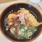 グル麺 - 海老天のころも、でっかい