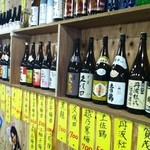 勝どき - 日本酒や焼酎が壁にずらり！　価格もとってもリーズナブル！