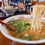 中華そば　まるや - 自家製麺、好きです(麺カタメ)