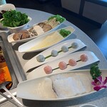 Haidilao Hot Pot - 鍋の具いろいろ