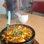 台湾料理 太和菜工坊 - お鍋グツグツ！湯気が出ています。