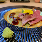 Sakedokoro Kawasemi - 鹿肉シンタマ低温調理を岩塩と醤油ベースのタレで