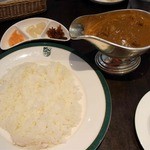 新宿中村屋インドカリーの店 - インドカリーとライス