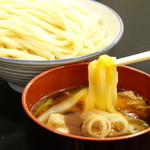 元祖武蔵野うどん めんこや - 料理写真:卵と絡めて食べるのもGOOD☆