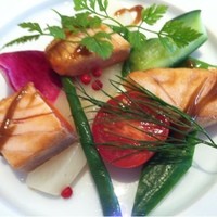 かえりやま - 前菜、自家製スモークサーモン