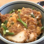 森のハンバーグ工房 ゆみさんち - 【日替りランチ 600円(税込)】今日はチキンカツとじ丼