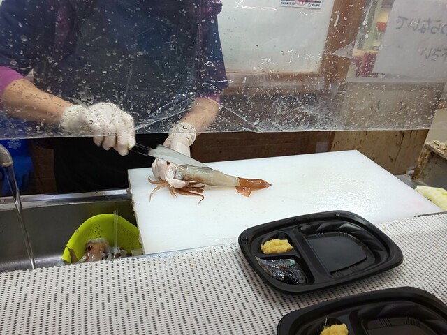 函館朝市 駅二市場 活いか釣り広場 函館 魚介料理 海鮮料理 食べログ 函館朝市 駅二市場 活いか釣り広場 函館 魚介料理 海鮮料理 食べログ