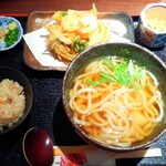 多摩うどん ぽんぽこ - よくばりセット。これで690円ってすごくないですか？