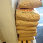 こくわがた - 入り口にあった小麦粉の袋