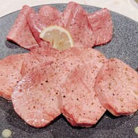 Yakiniku BarBies - 熟成タン塩
                    極上生タン塩