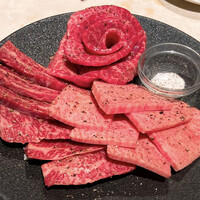 Yakiniku BarBies - A5牝牛静岡そだちのトモサンカク、シンシン
                    和牛ハラミ