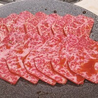 Yakiniku BarBies - A5牝牛静岡そだちのリブ芯、ランプ