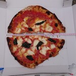 アンティカ オステリア アウン - マルゲリータピザ1296円　大きいです